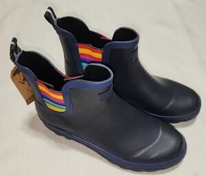 LandChief women's size 8 rain boots